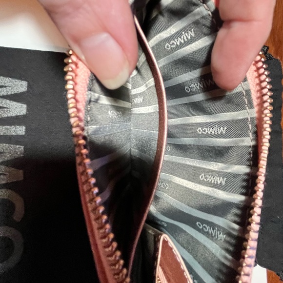 Gorgeous Mimco leather purse and phone pouch - Picture 5 of 7